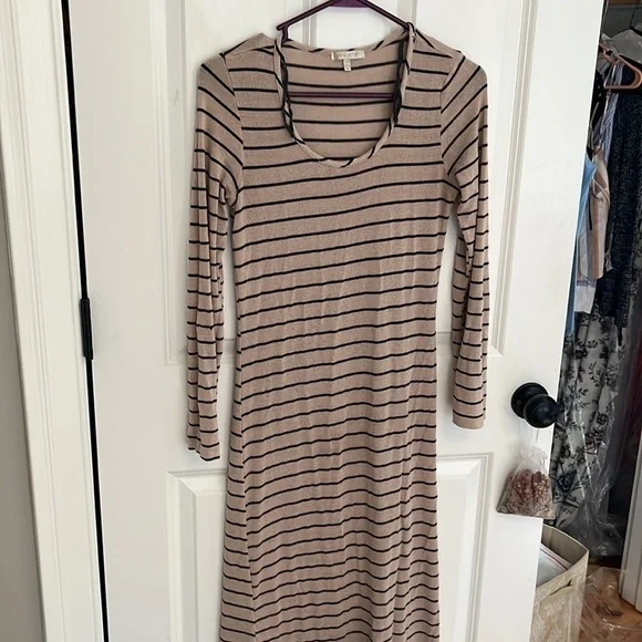 Just Ginger Striped Maxi Dress - Picture 2 of 6